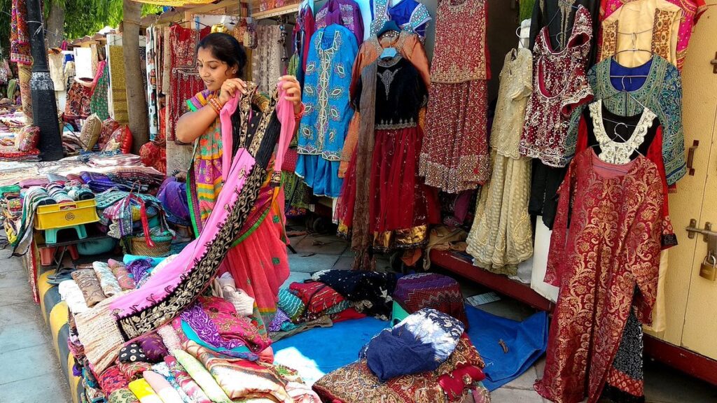 delhi shopping spot -janpat market